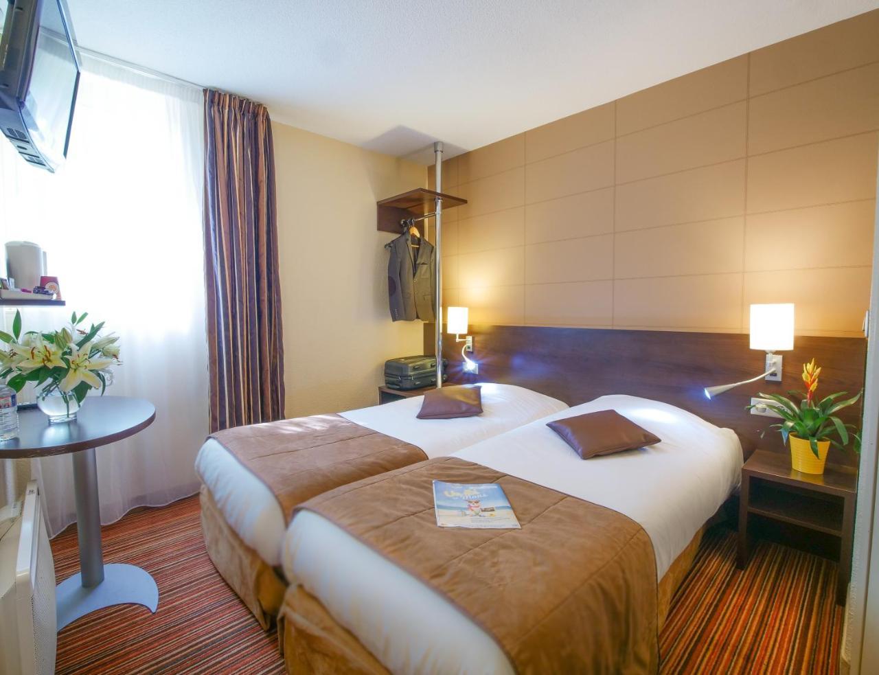 Hotel Inn Design Poitiers Sud Екстериор снимка