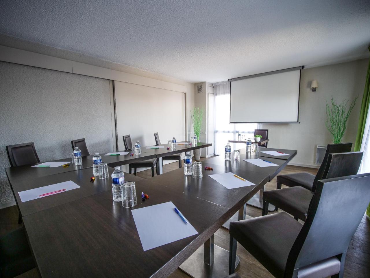 Hotel Inn Design Poitiers Sud Екстериор снимка