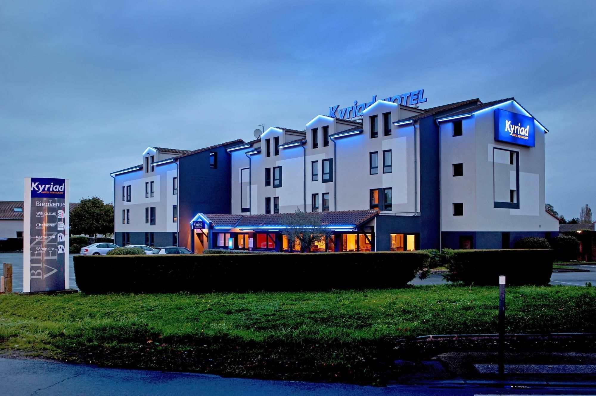 Hotel Inn Design Poitiers Sud Екстериор снимка