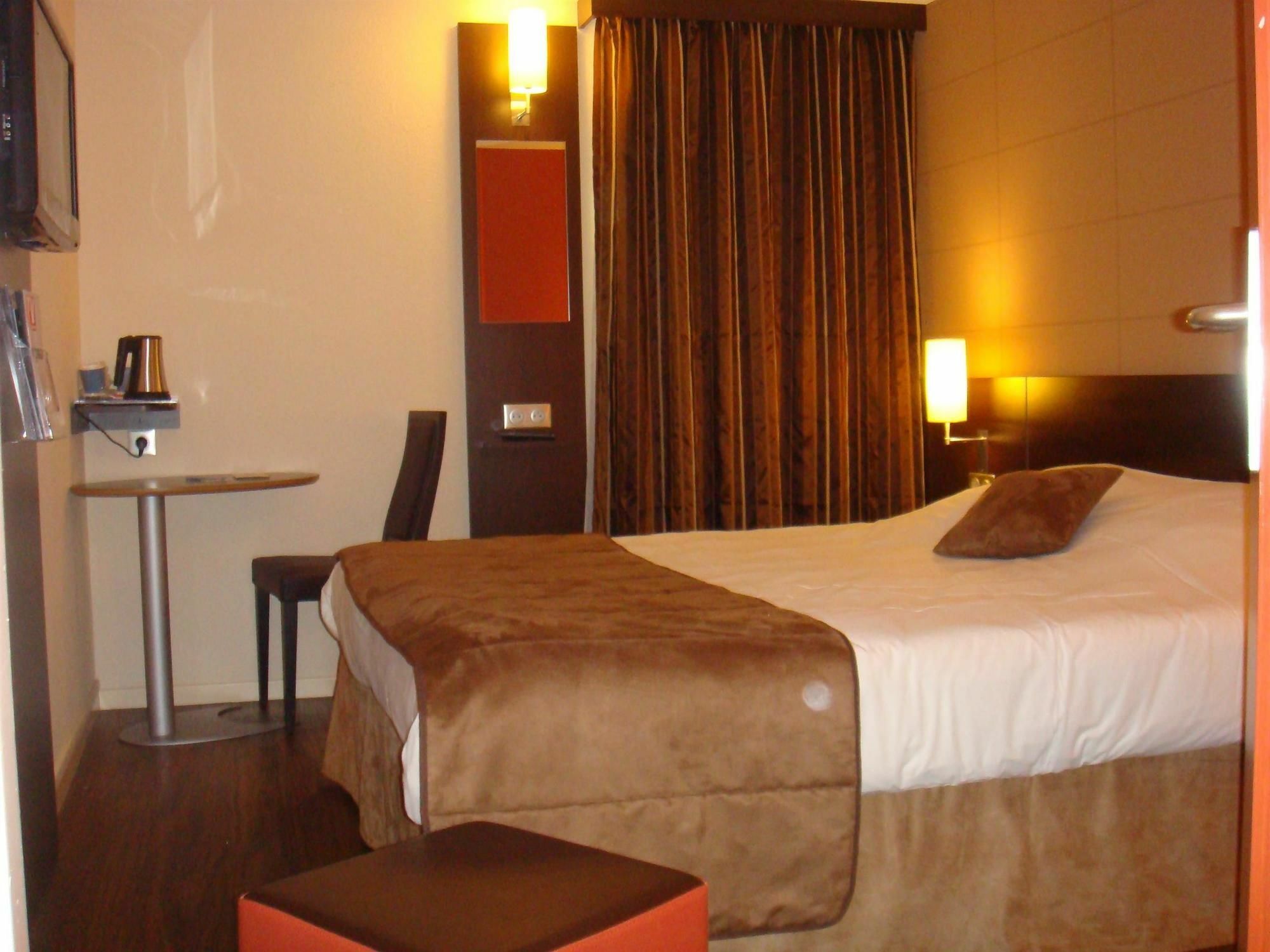 Hotel Inn Design Poitiers Sud Стая снимка