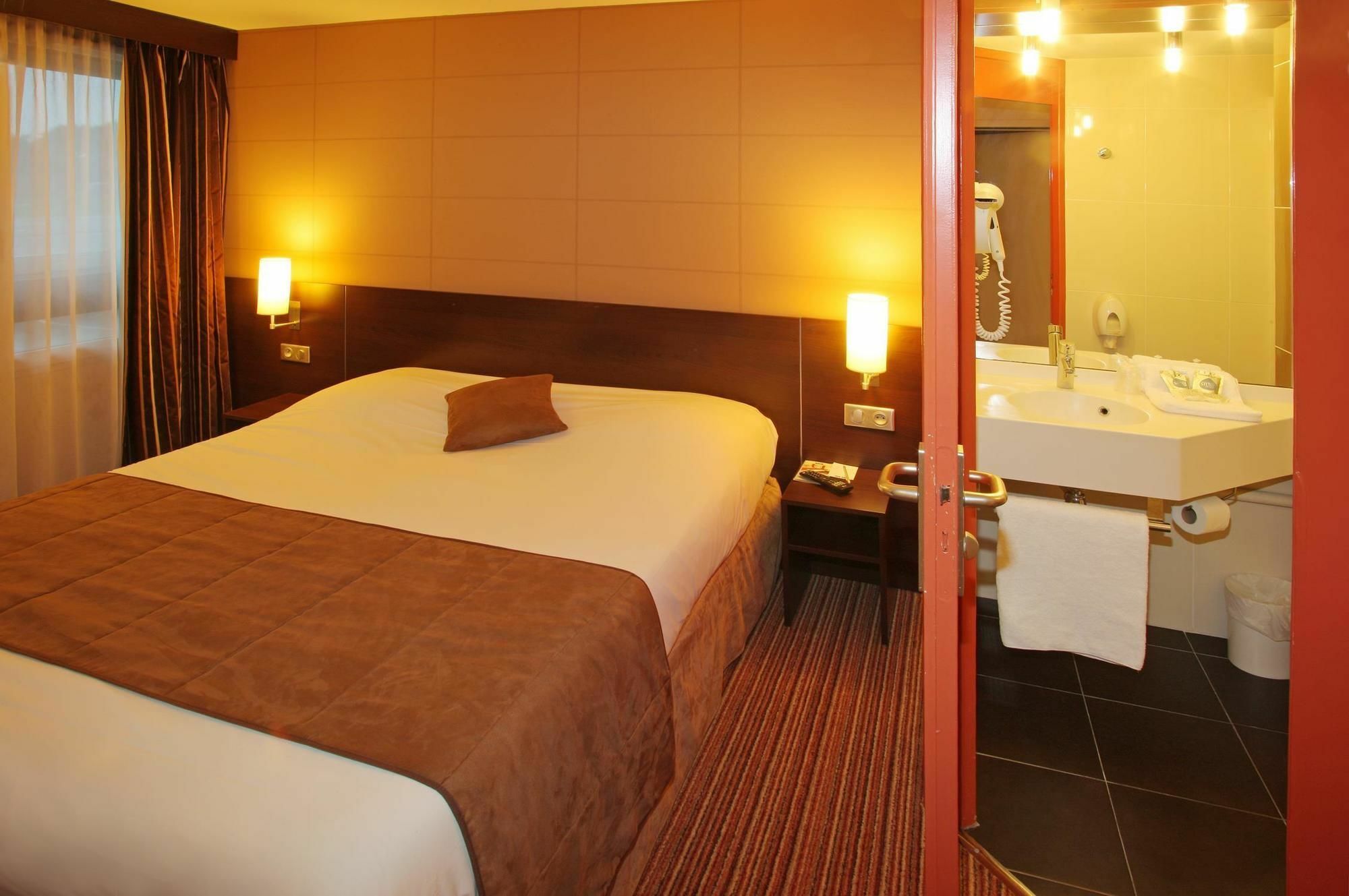 Hotel Inn Design Poitiers Sud Екстериор снимка