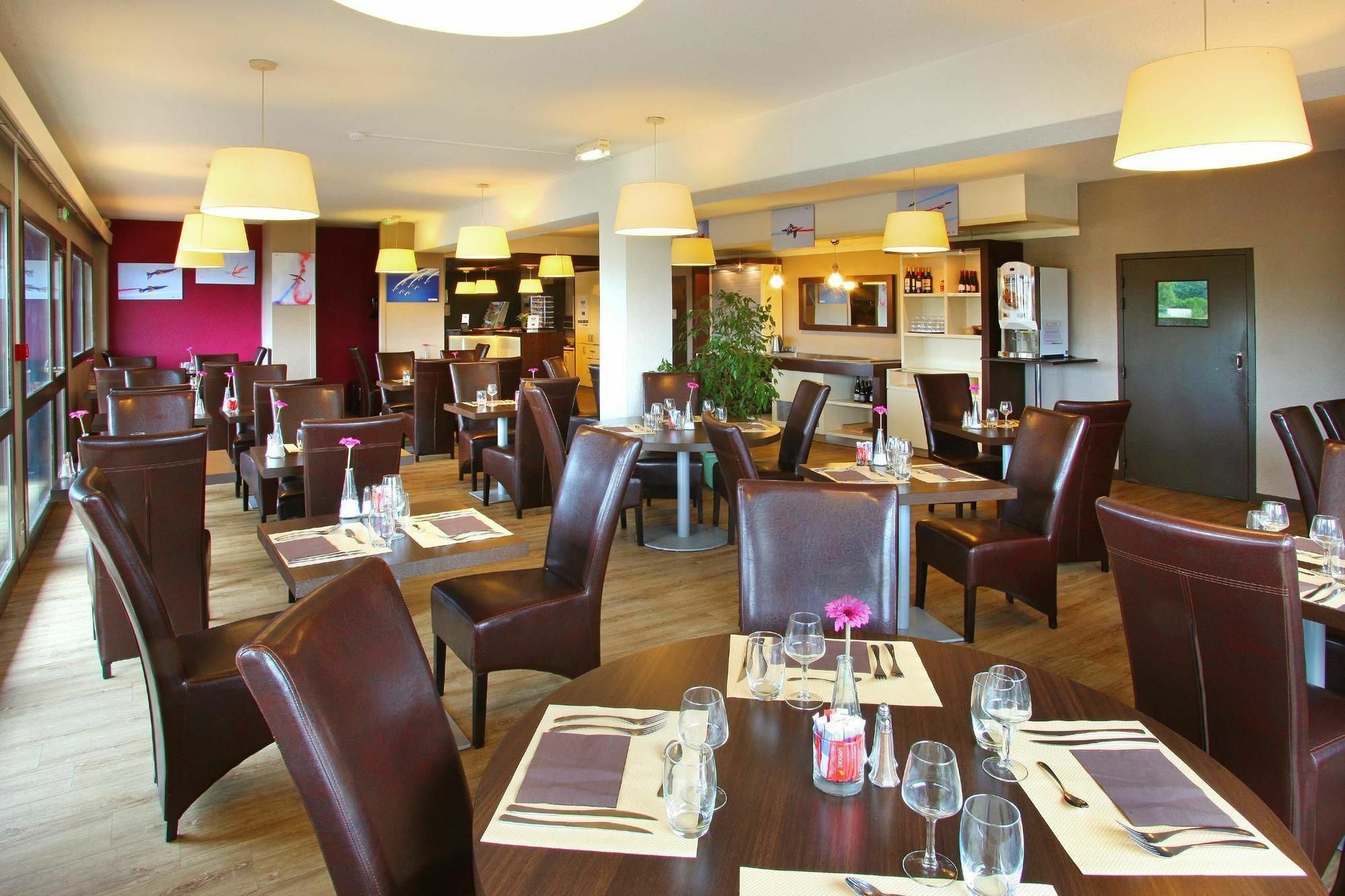 Hotel Inn Design Poitiers Sud Екстериор снимка