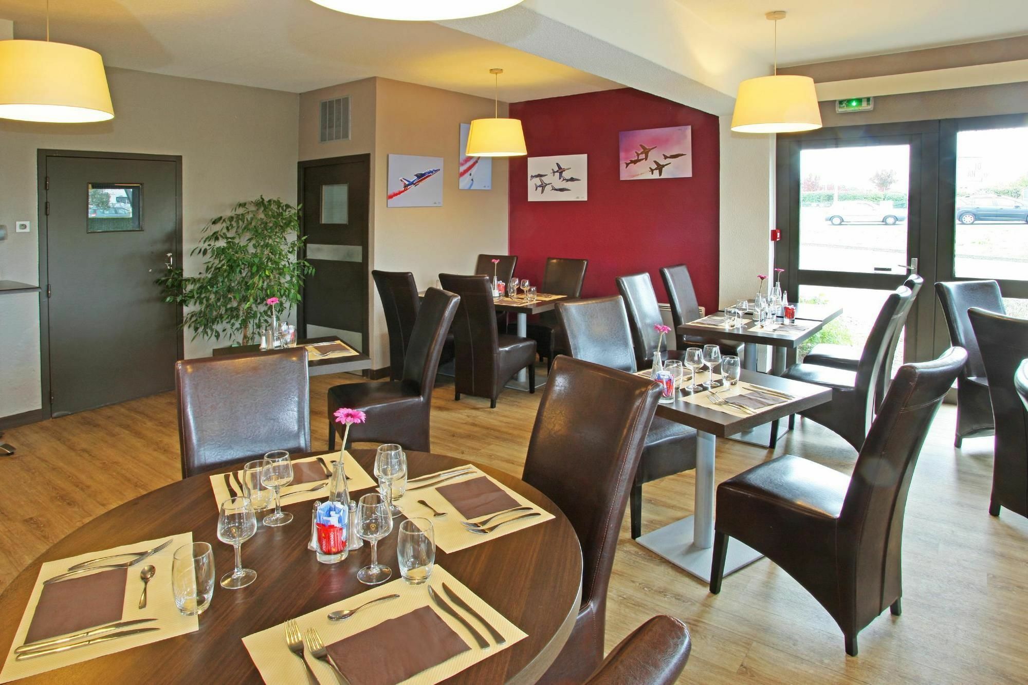 Hotel Inn Design Poitiers Sud Екстериор снимка